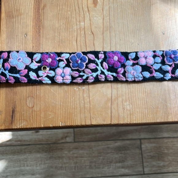 Peruvian Wool Black Pink and Purple Floral Handmade Artisan Belt - Picture 11 of 12